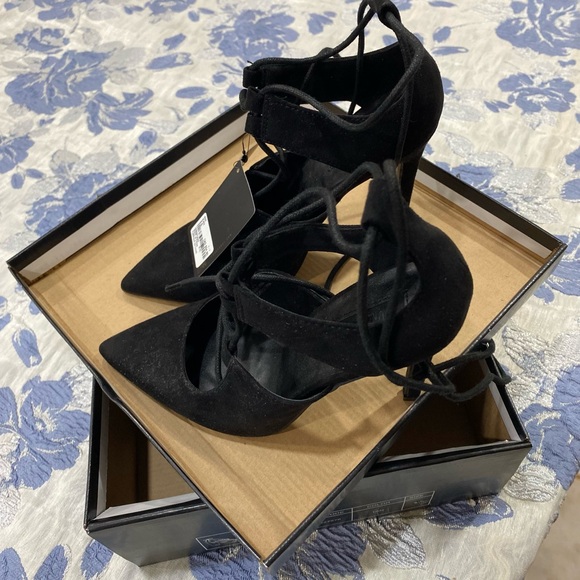 New Black Forever21 Laced Heels - Size 5.5 - Picture 2 of 6
